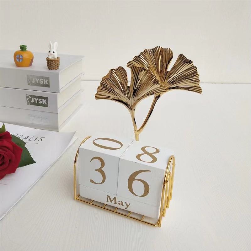 Golden Leaf Desk Block Calendar – Stylish Home & Office Decor